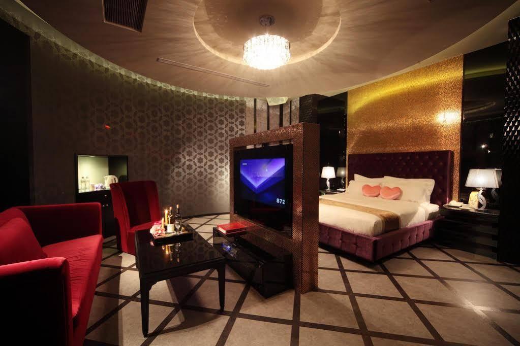 Wehome Motel Tainan Exterior foto